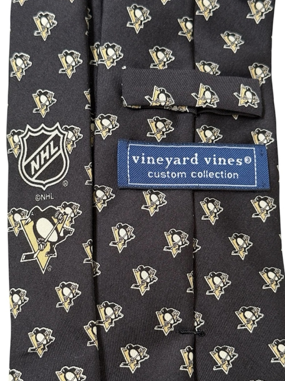 Vineyard Vines Custom Collection NHL Pittsburgh Penguins 100% Silk Tie Black Log